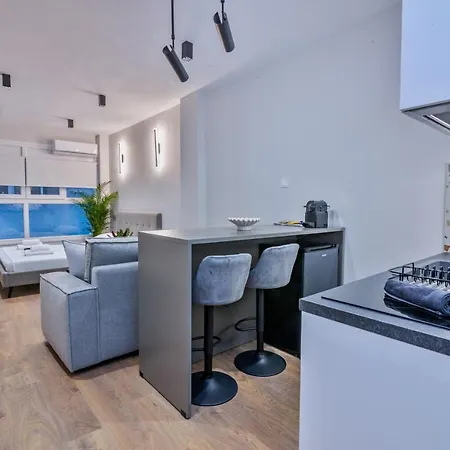 Daire Luxury Downtown α1 *