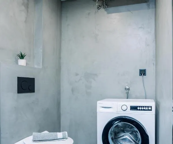 Luxury Downtown α1 Apartament
